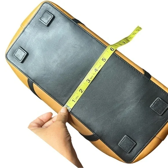 ▶️ Tumi ◀️ Leather Santa Monica Sycamore Tote - Picture 14 of 17